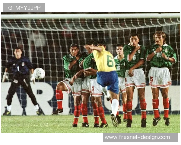 足球巨星首秀精彩回顾：那些让人铭记的首次亮相瞬间